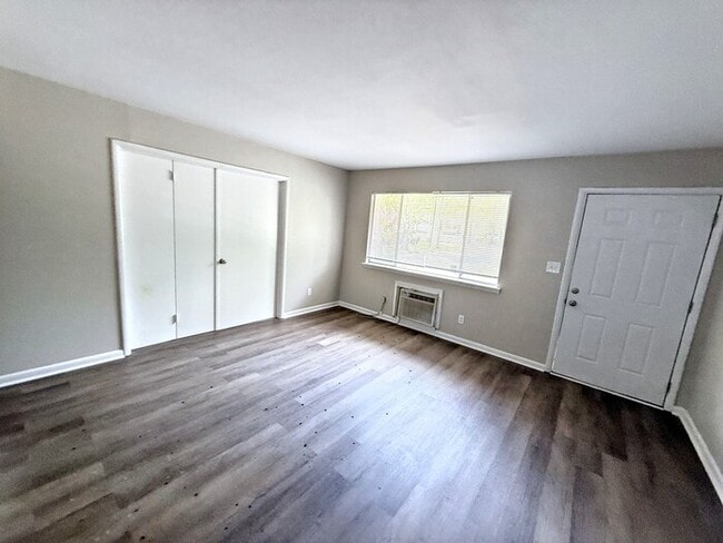 Building Photo - 7740 Rugby Ave