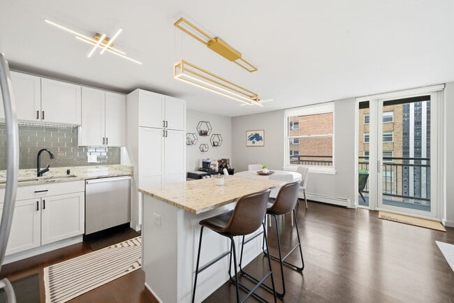 Foto del edificio - 3033 N Sheridan Rd