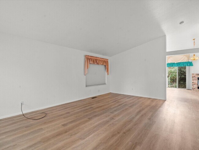 Foto del edificio - 6165 Greenbrook Dr