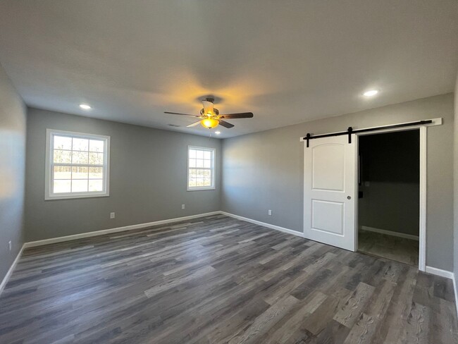 Building Photo - NEW HOME!  221 Macintosh Lane 3 bedroom, 2...