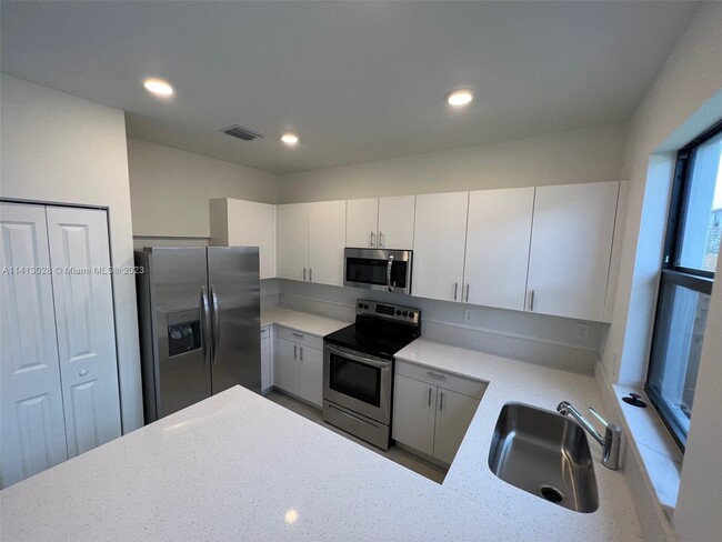 Building Photo - 11743 SW 246 Terrace