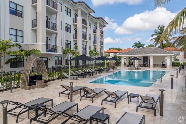 Building Photo - South Pointe Apartments