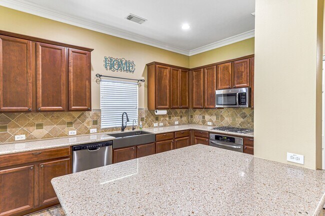 Building Photo - 18318 W Williams Bend Dr