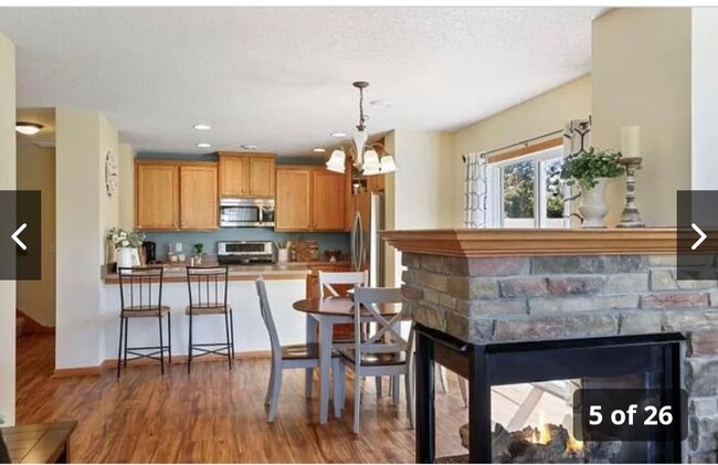 Building Photo - 3239 Oak View Dr