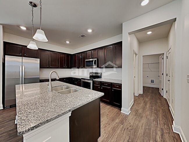 Foto del edificio - 5120 Hudson Vly Dr