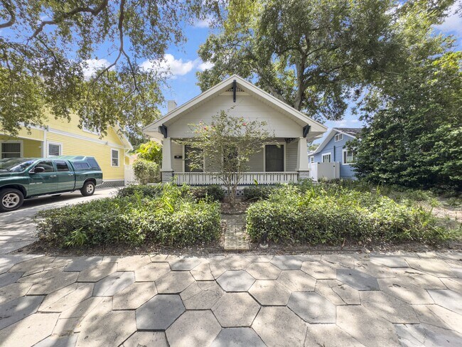 Building Photo - 226 9th Ave N