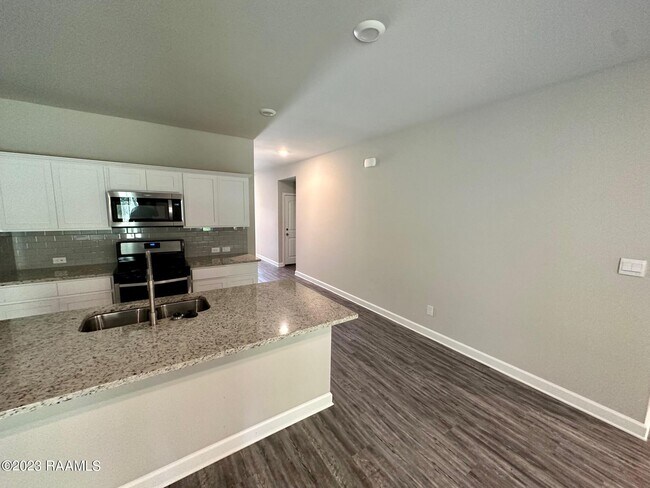Foto del edificio - 35590 Avery Dr