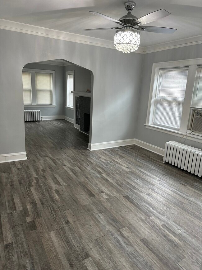 Foto del edificio - 2261 Burr Oak Ave