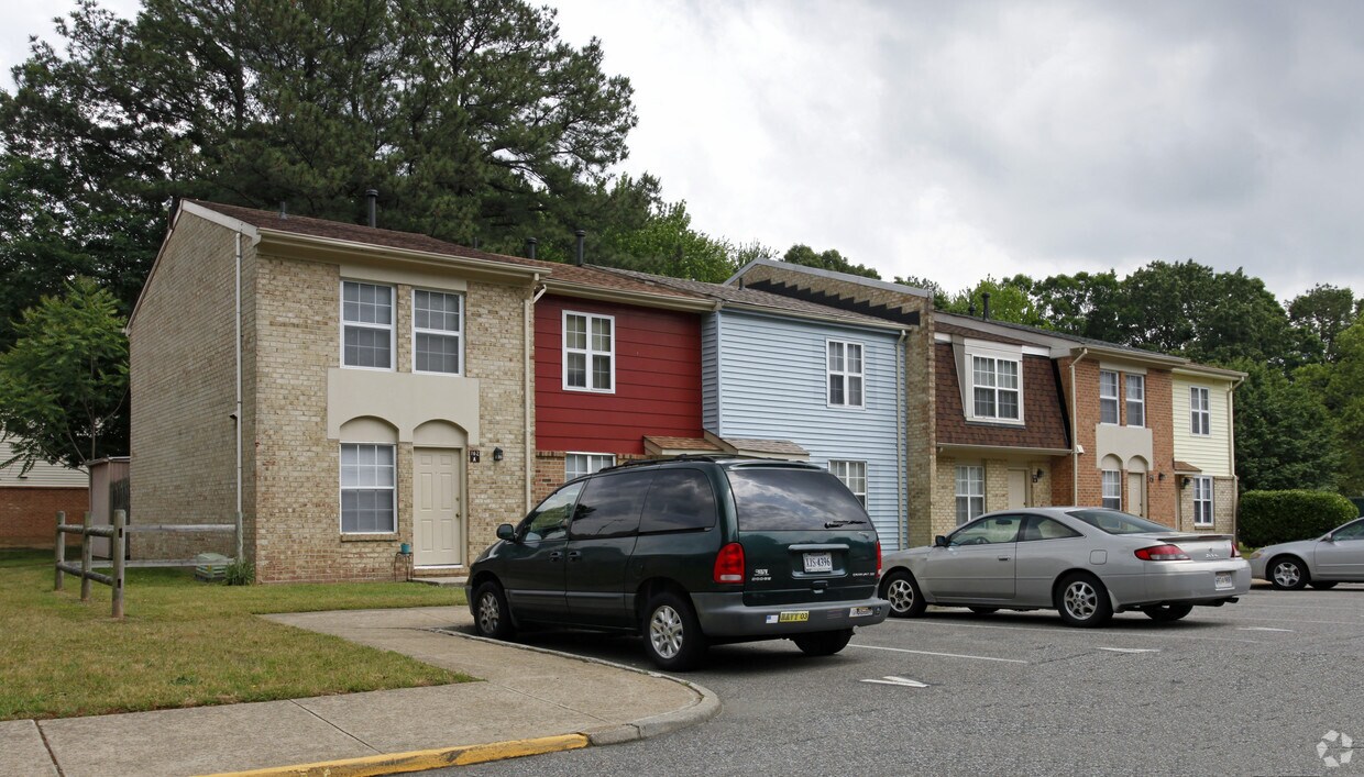 Building Photo - Pear Tree Park Townhouses