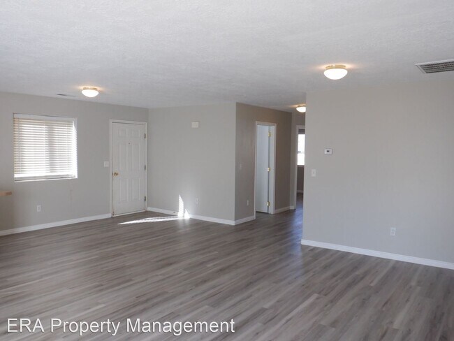 Foto del edificio - 3 br, 2 bath House - 1220 N Cedar Blvd