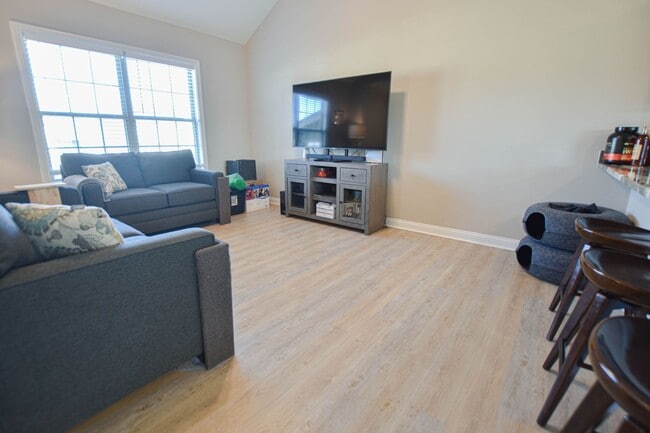 Foto del edificio - Pet Friendly Four Bedroom with Basement!