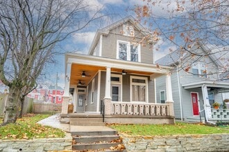 Building Photo - 435 Elm St