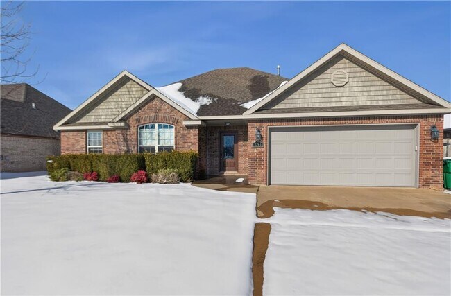 Foto del edificio - 1241 Kensington Dr