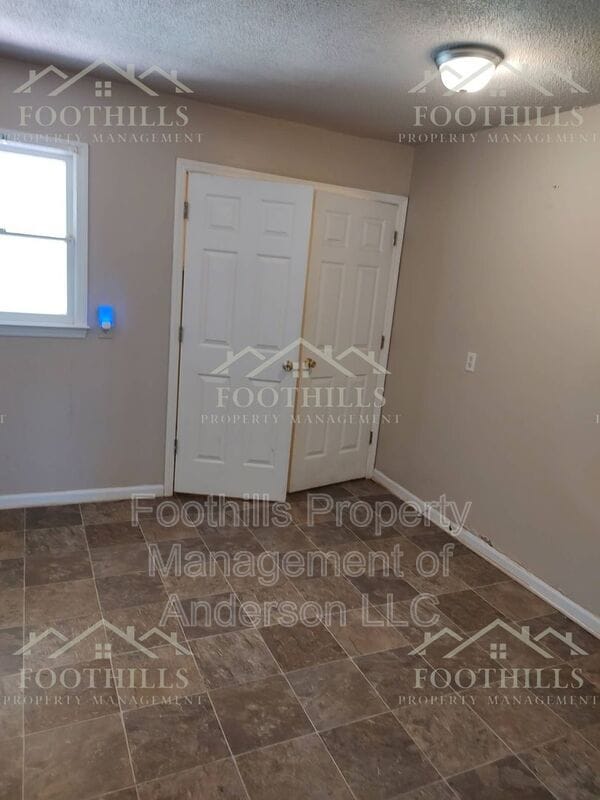 Building Photo - 208 N Major Rd