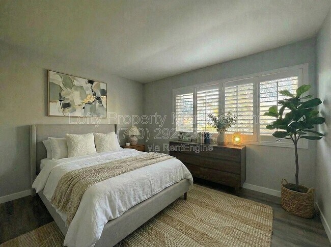 Foto del edificio - 345 N Melrose Dr