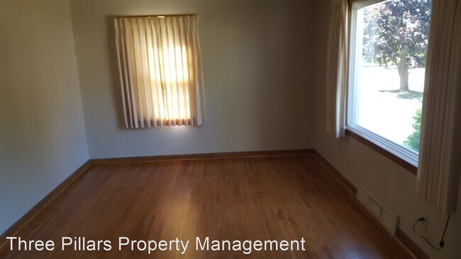 Foto del edificio - 3 br, 1 bath House - 1816 1st Ave. NE