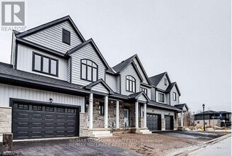 Building Photo - 151-151 Rosie St
