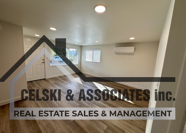Foto del edificio - Beautifully Updated 2-Bedroom, 1-Bathroom ...
