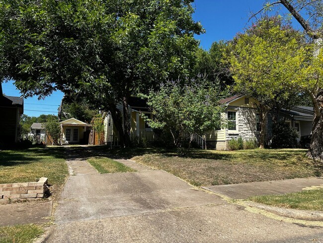 Foto del edificio - 3217 Cole Ave