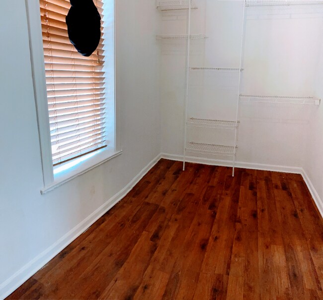 Foto del edificio - 1710 W 37th St
