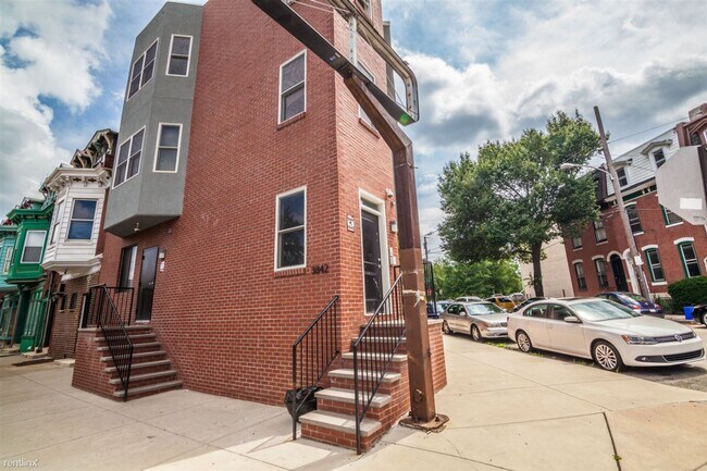 Foto del edificio - 3 br, 2 bath Triplex - 3842 LANCASTER AVE ...