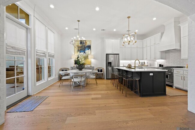 Foto del edificio - 3317 Pointe-Marie Dr