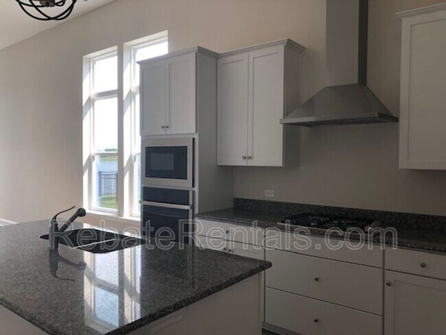 Foto del edificio - 367 Vista Lake Cir