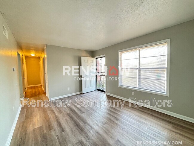 Building Photo - 559 Hemsley Ave