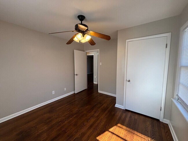 Foto del edificio - 4623 Violet Ave