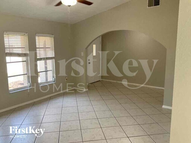 Foto del edificio - 820 Springview Ave NW