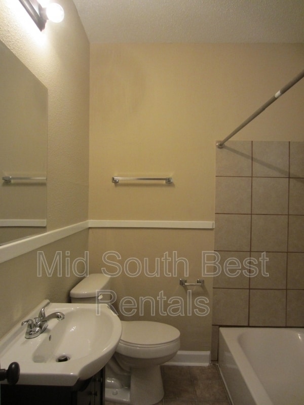 Building Photo - 1263 Forrest Dr