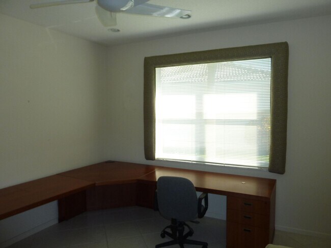 Foto del edificio - 5910 Grand Harbour Cir