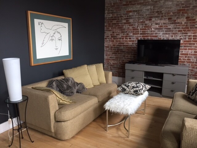 Foto del edificio - 127 E Main St