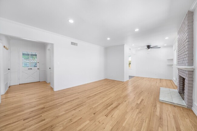 Building Photo - 20762 Skouras Dr