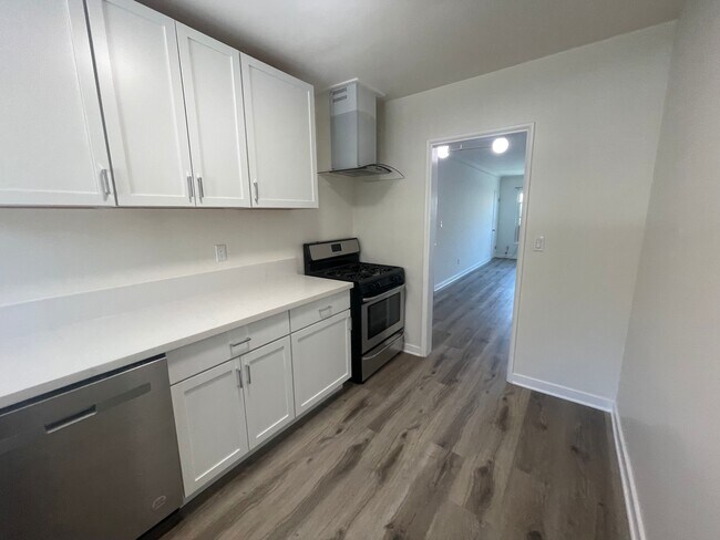 Foto del edificio - 1846 N Kingsley Dr