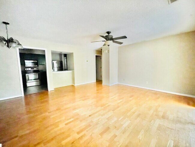Building Photo - 1032 Churchill Downs Ct
