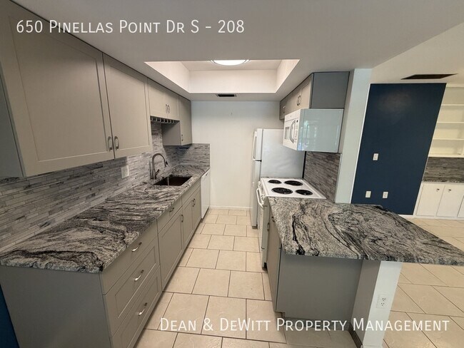 Foto del edificio - 650 Pinellas Point Dr S