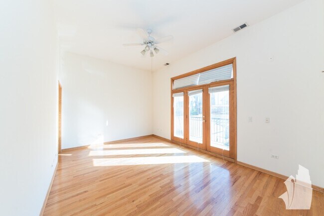 Foto del edificio - 2539 N Southport Ave
