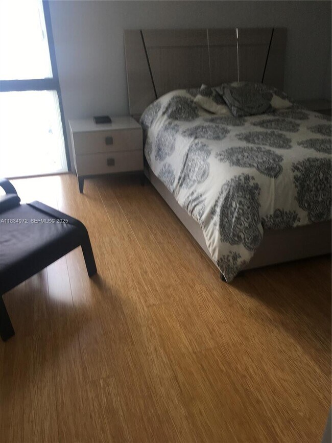 Building Photo - 3675 N Country Club Dr