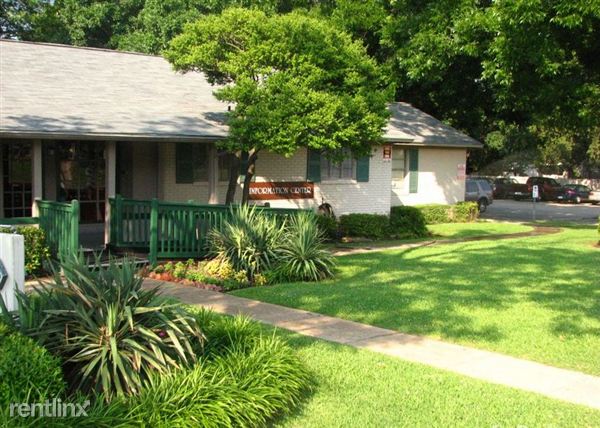 Building Photo - 8544 Lazy Acres Cir