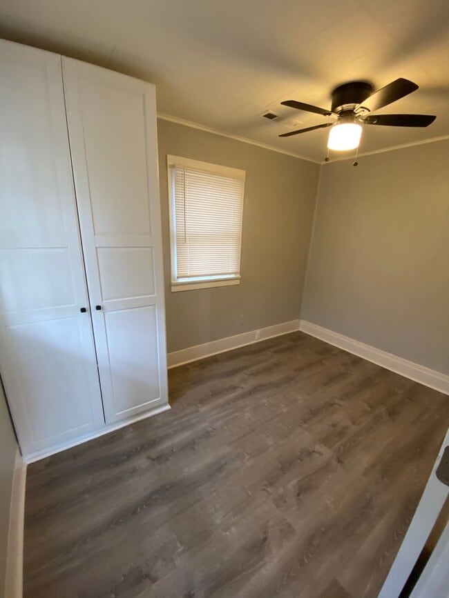 Building Photo - 3 Bedroom 1 Bath Home