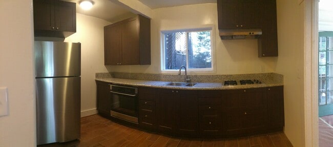 Kitchen - 2024 1/2 Laurel Canyon Blvd