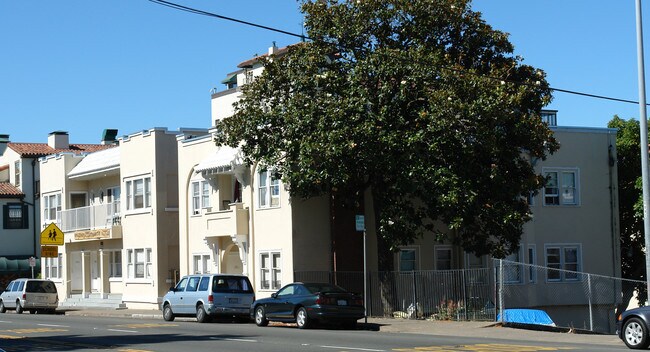Building Photo - 1901-1911 Sonoma Blvd