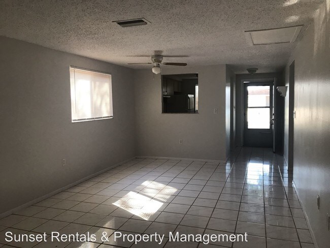 Building Photo - 2 br, 1 bath Apartment - 5351 Seahorse Dr