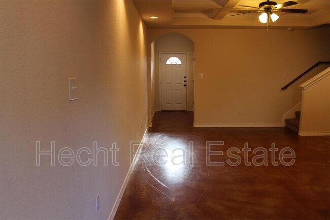 Foto del edificio - 16802 Showdown Path