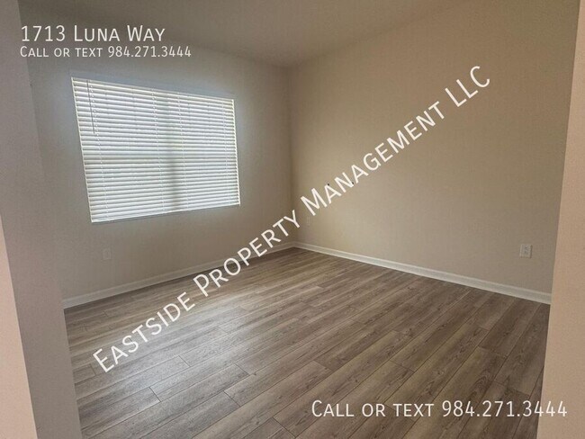 Foto del edificio - 1713 Luna Wy