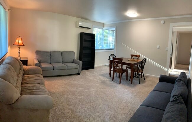 Spacious Living Room - 206 S Elm St