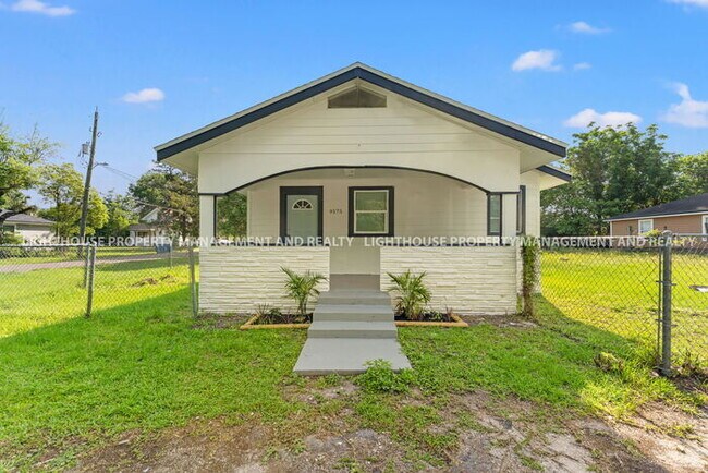 Foto del edificio - Charming 3x2 Bungalow