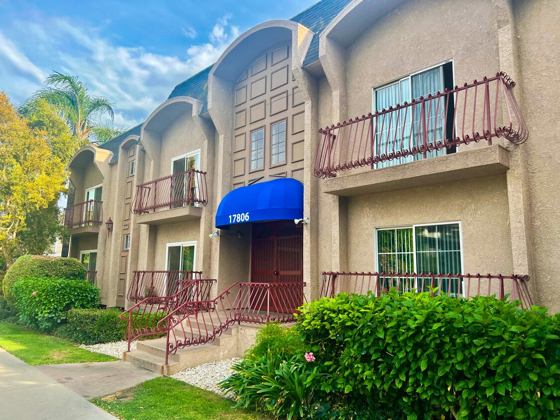 Foto principal - Crown Point Apartments