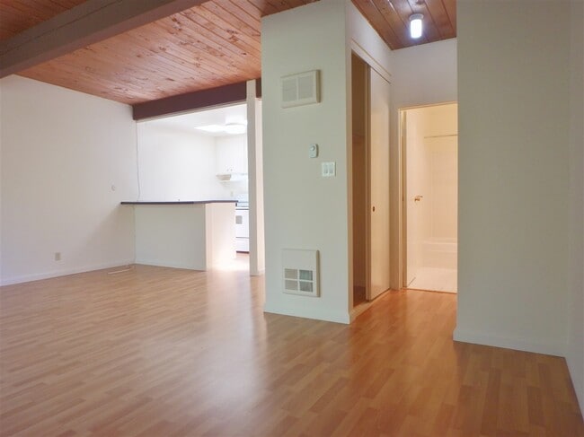 Building Photo - 1175 Ellis St